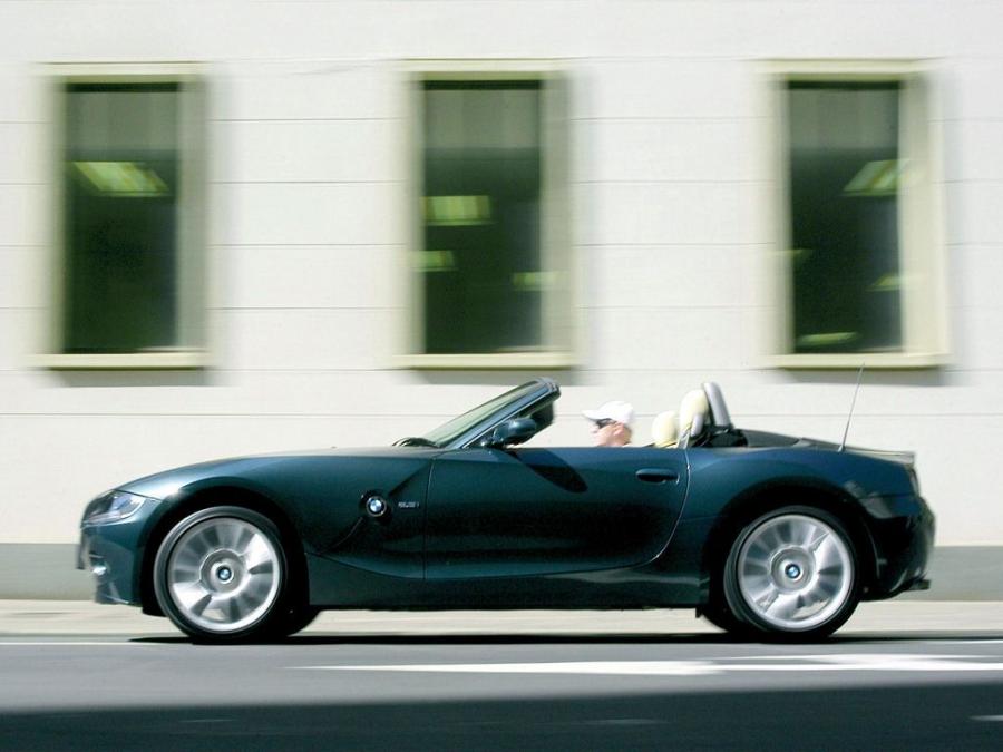 BMW Z4 Roadster Individual 2004 года  (фото 13 из 17)